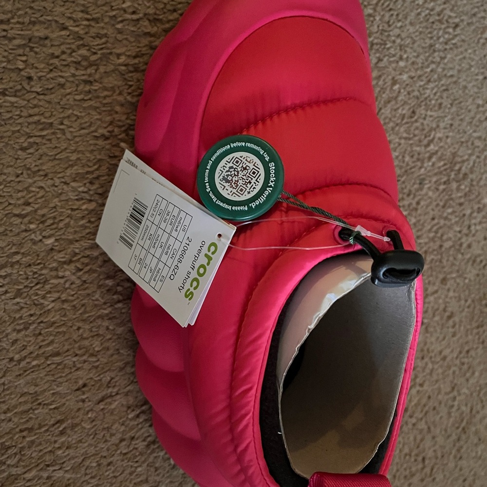 CROCS Special edition overpuff shorty
